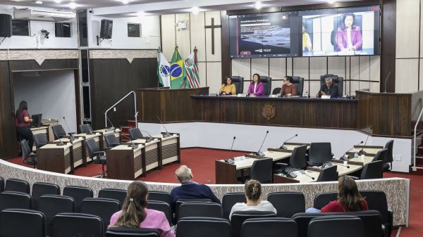 Audiência Pública debate proibição de comercialização e uso de cigarros eletrônicos em Toledo