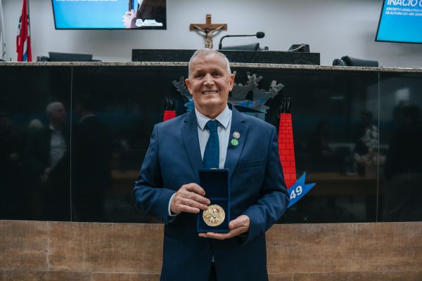 Sicredi Progresso PR/SP celebra homenagem ao presidente Inácio Cattani, em Suzano