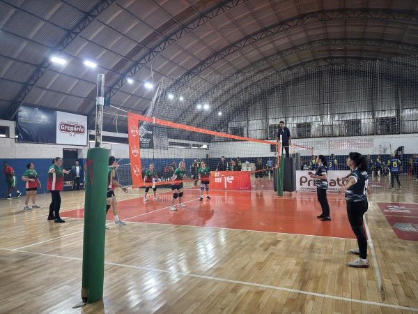 Jogos da Integração dos Idosos reúnem atletas de oito cidades em Toledo