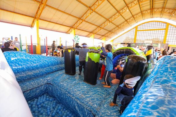 Toledo recebe Caravana Sicredi & Smurfs em dia de aprendizado e cooperação