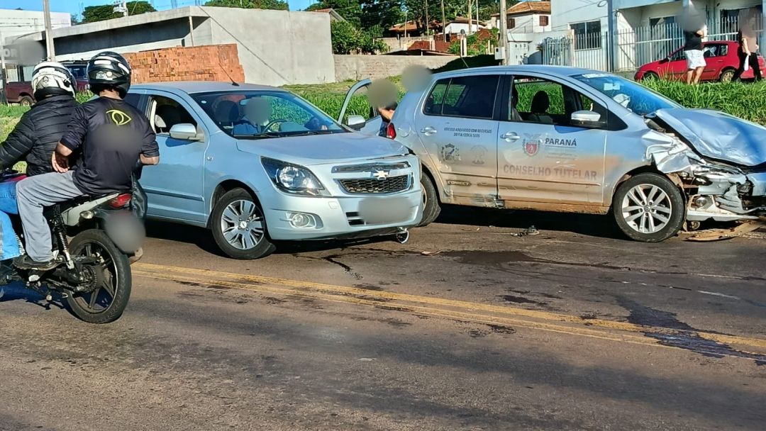 Colisão na Avenida Egydio Geronymo Munaretto deixa quatro pessoas feridas na saída de Toledo