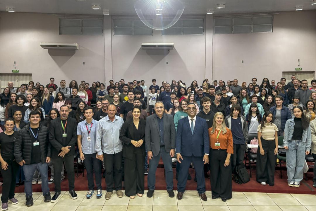 Início do curso preparatório para Enem e vestibulares reúne 110 alunos no Centro da Juventude do Jardim Europa