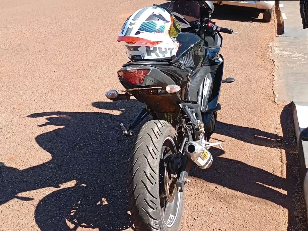 Moto com placa oculta e escapamento irregular é apreendida em Vila Nova