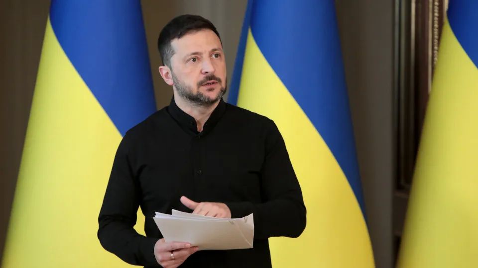 Zelensky propõe encontro e um "cessar-fogo" em carta aberta a Putin