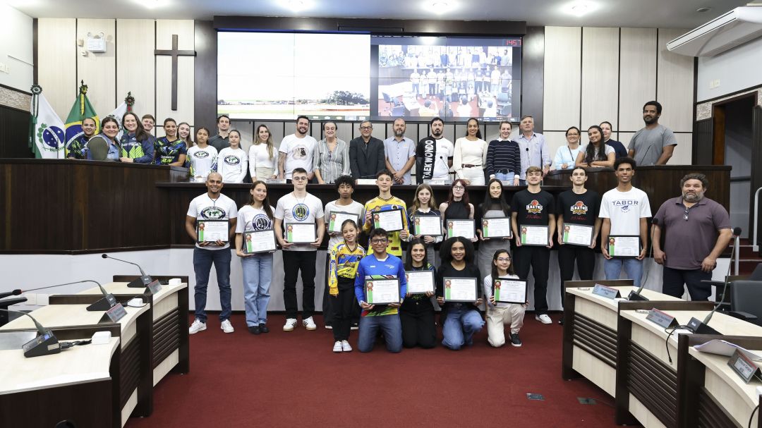Legislativo homenageia atletas que impulsionam o esporte de Toledo