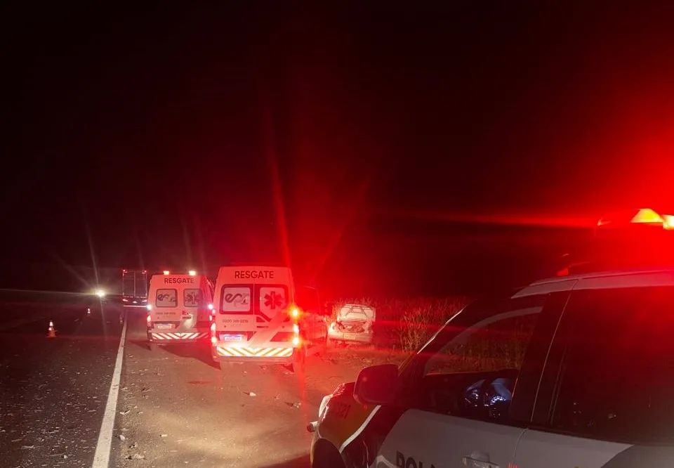 Motorista de Monza morre após trafegar na contramão e colidir com caminhão de Toledo na PR-323, em Paiçandu