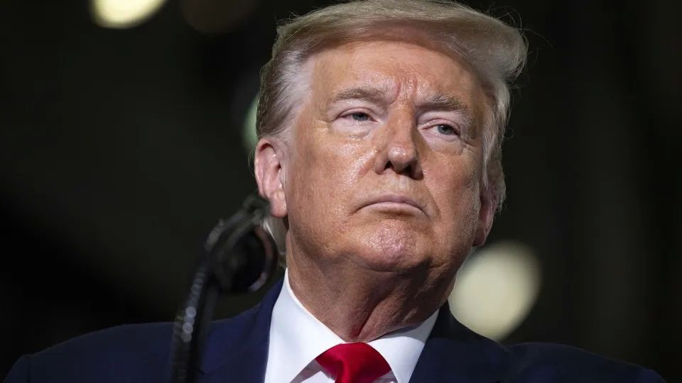 Aprovação de Trump atinge 35%, próximo da mínima histórica, diz pesquisa