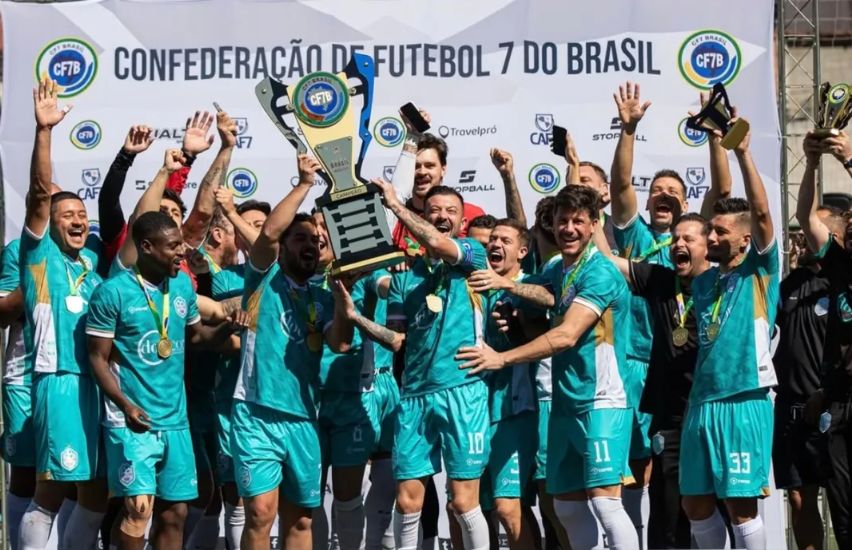 Nove atletas de Toledo são campeões da Taça Brasil de Futebol Sete
