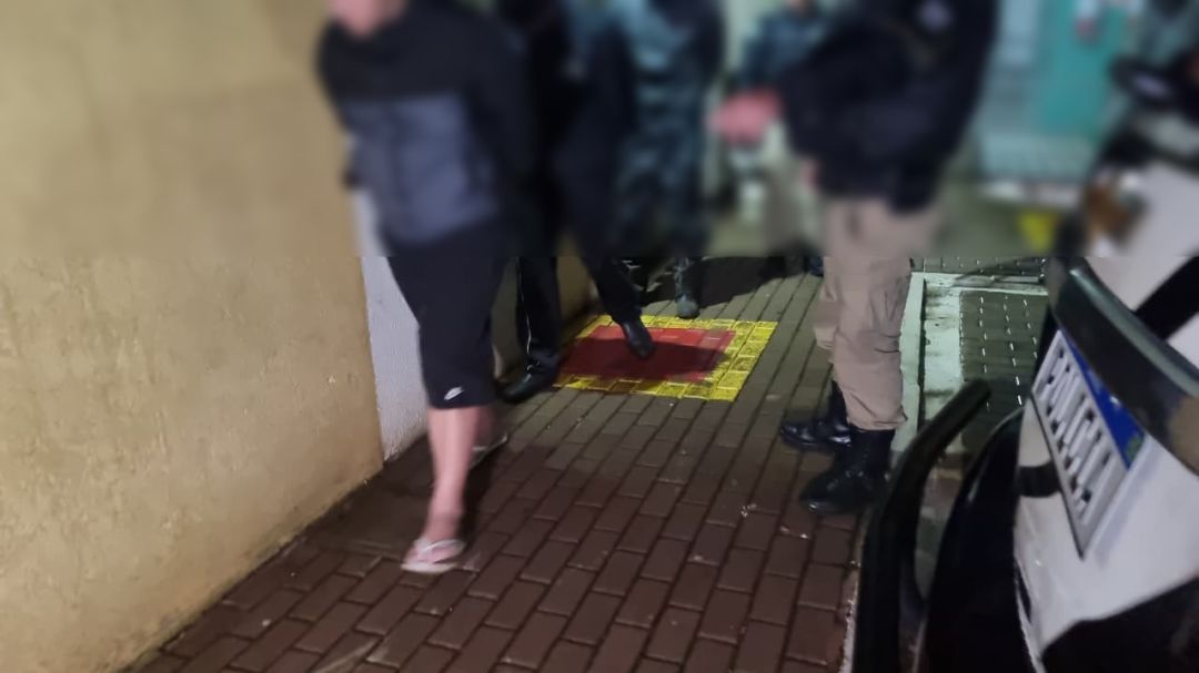 PM descobre imóvel recheado de drogas sintéticas, haxixe e skunk em Cascavel — investigação mira rede maior