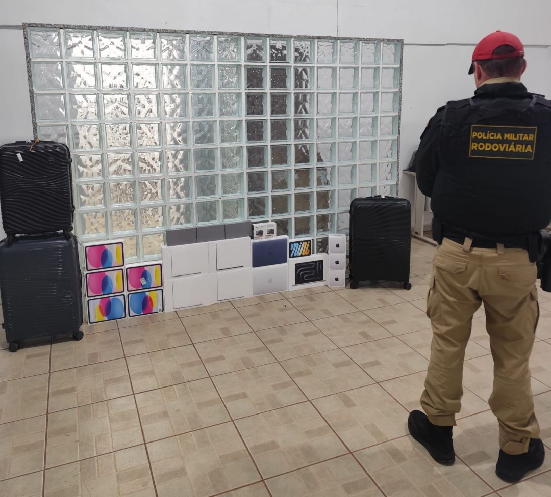 Polícia Rodoviária apreende R$ 130 mil em eletrônicos trazidos do Paraguai na PR-585 em Toledo