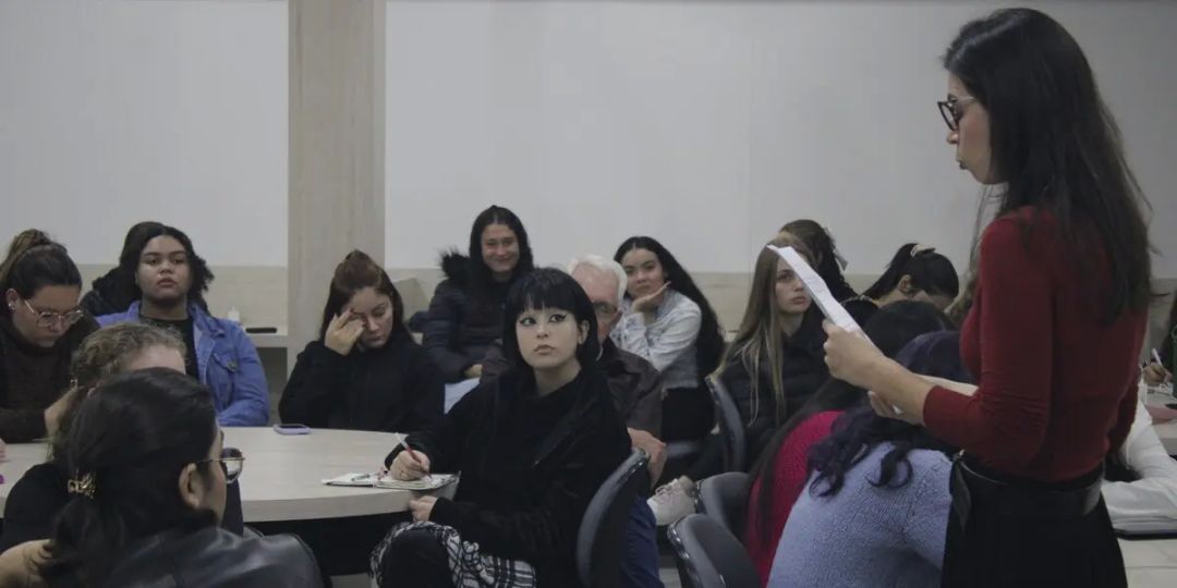 Primeira noite do III Simpósio de Pesquisa da FAG Toledo discute tecnologia, economia e educação