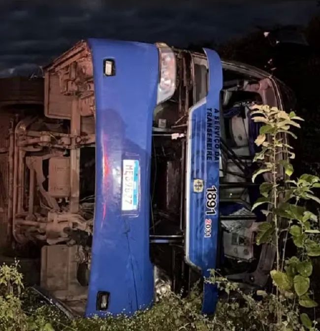 Acidente de ônibus deixa sete atletas de basquete mortos no Ceará