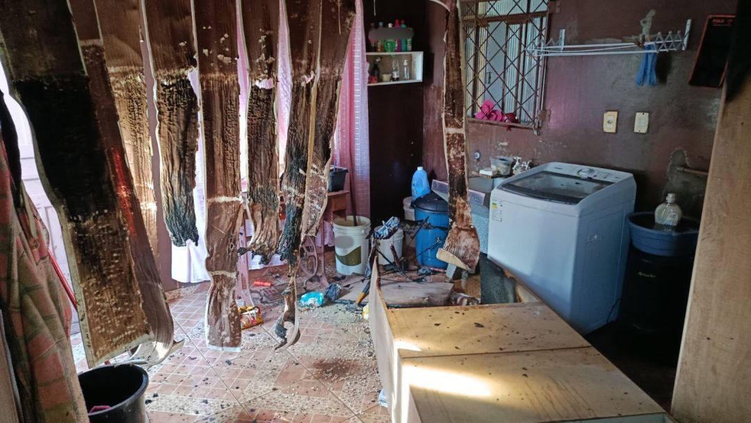 Princípio de incêndio em residência é controlado por bombeiros em Toledo