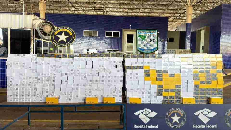 Estudante de Medicina é flagrado na Ponte da Amizade com 460 celulares no porta-malas