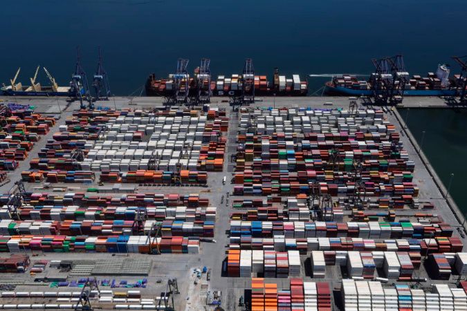 Porto de Paranaguá responde por quase 50% das exportações brasileiras de frango