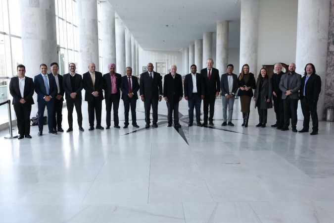 Vice-governador recebe comitiva da Índia para debater instalação de supercomputadores no Paraná
