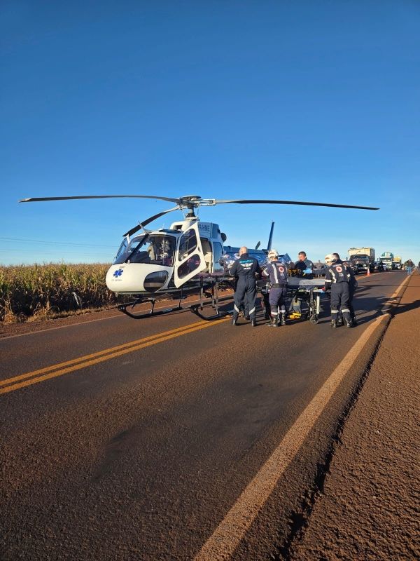 Motorista fica encarcerado em acidente entre carro e caminhão na PR-239, entre Assis Chateaubriand e Toledo
