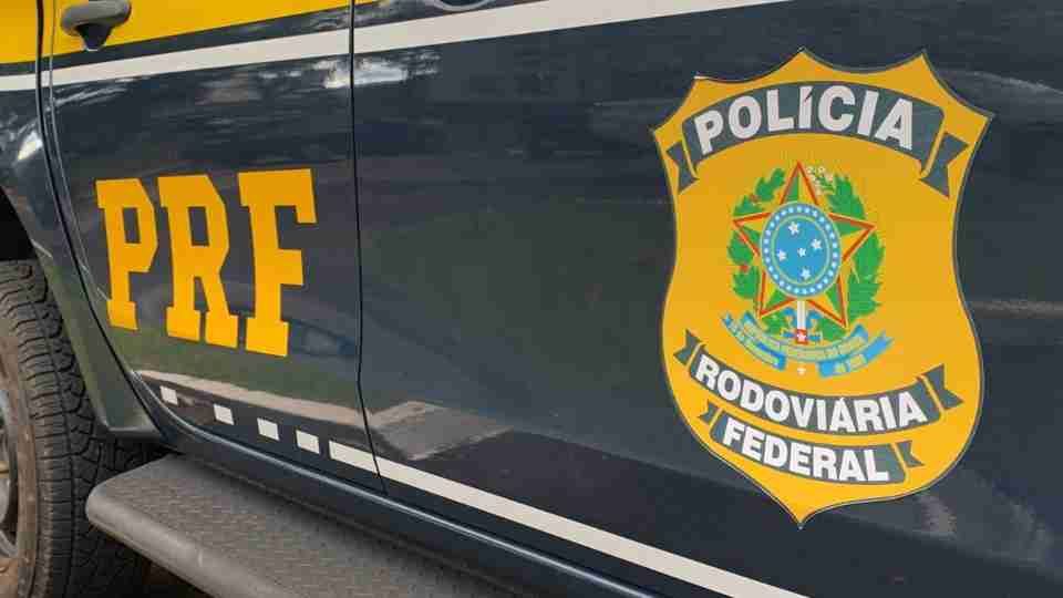 Dois homens morrem em colisão frontal entre moto e van na BR-373 em Candói