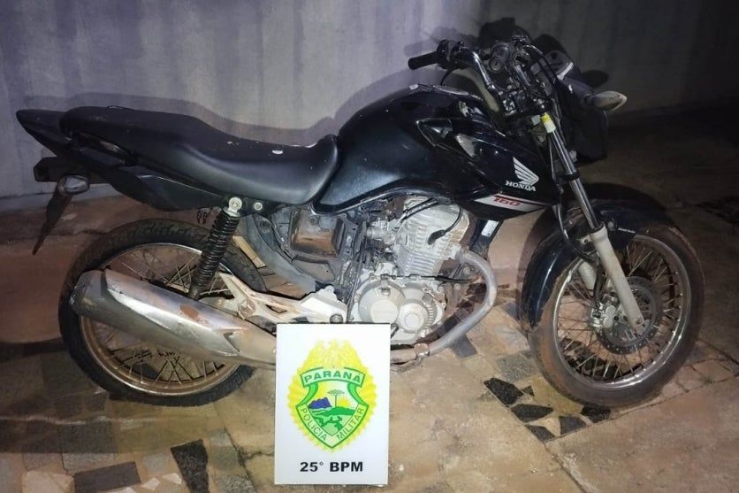 Motocicleta furtada é recuperada na zona rural de Francisco Alves