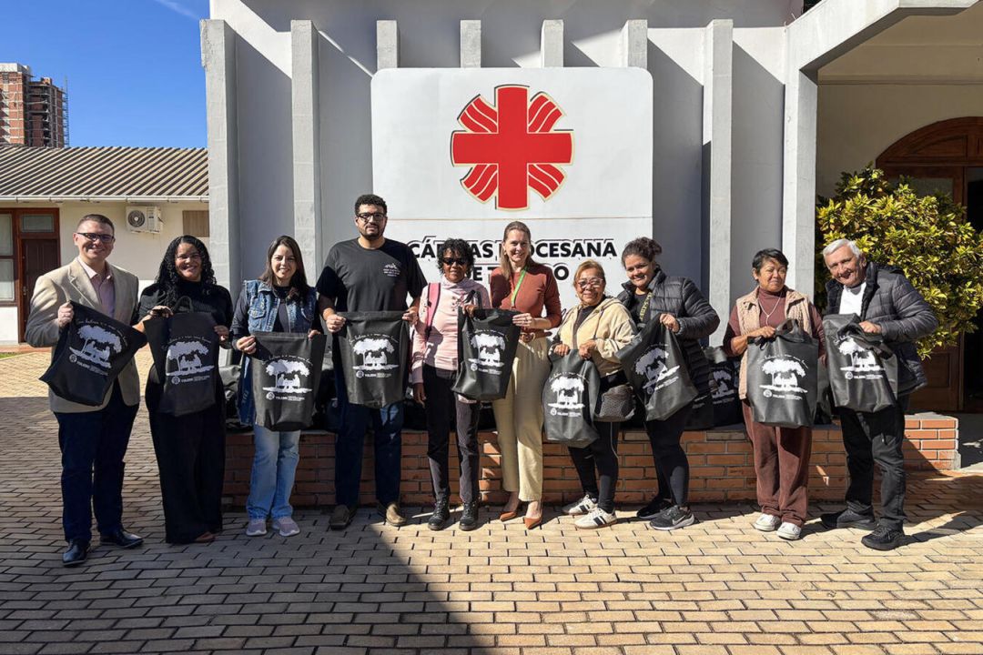 Secretaria de Desenvolvimento Humano entrega 60 kits de higiene pessoal à Cáritas Diocesana de Toledo