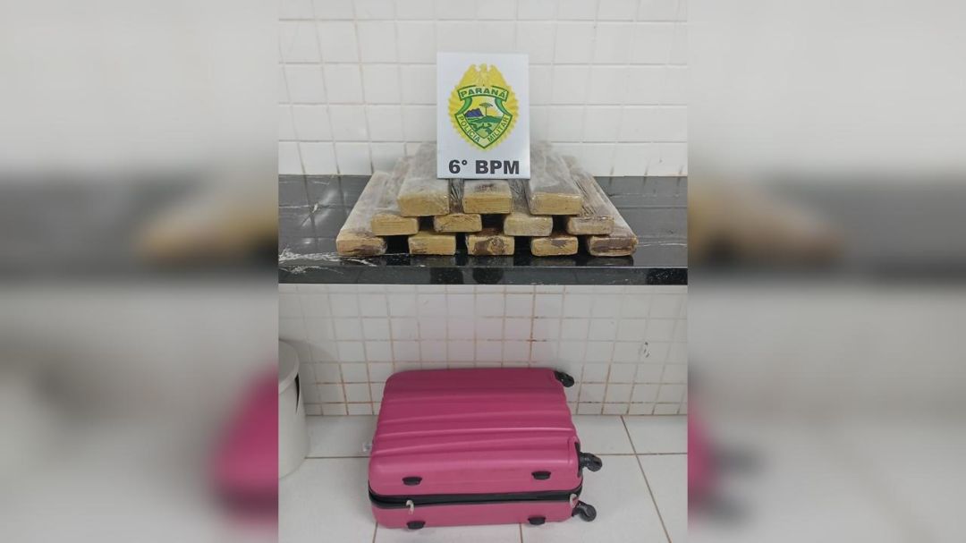 Mala rosa com cheiro de café leva PM a apreender mais de 20 quilos de maconha na BR-277 em Cascavel