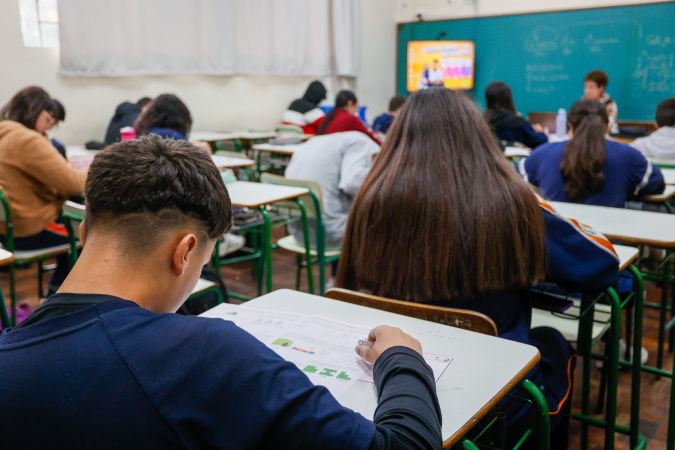 Paraná tem a melhor taxa de frequência escolar do ensino médio do Brasil