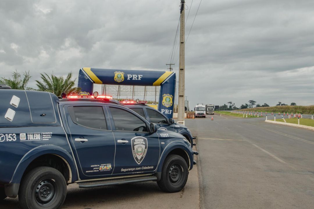 Guarda Municipal, PRF e Sest Senat promovem blitz educativa em Toledo pelos 18 anos da Lei Seca