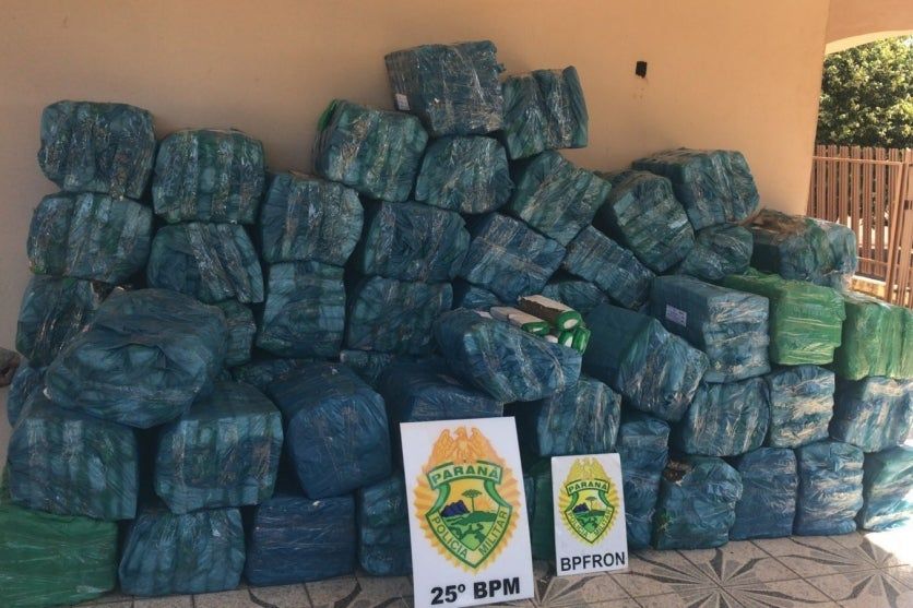 PM apreende 1,5 tonelada de maconha e prende caminhoneiro em Icaraíma