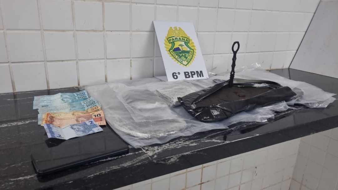 Jovem é presa com haxixe avaliado em R$ 400 mil durante operação conjunta na Rodoviária de Cascavel