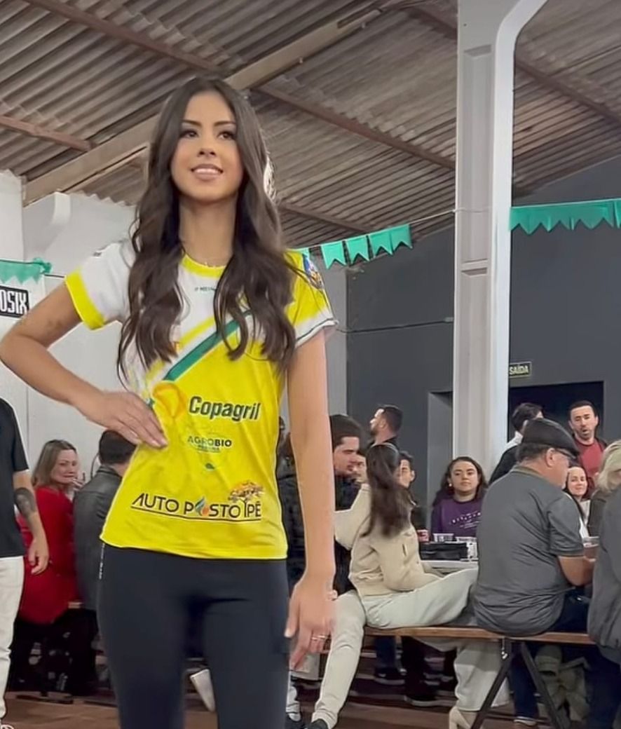 Representante do Ouro Verde - Novo Sarandi, Emily Luana é eleita Rainha do Campeonato Amador de Futebol de Toledo 2026