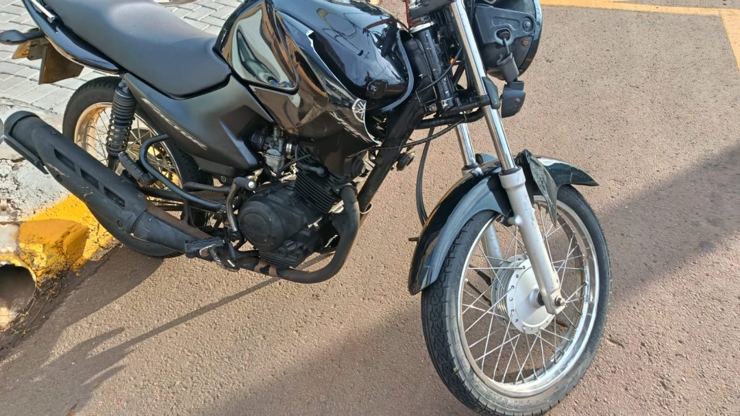 Motociclista sofre fratura exposta após colisão na Avenida Carlos Barbosa, em Toledo