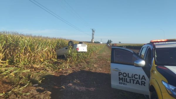 Saveiro sai da pista, capota em lavoura entre Toledo e Maripá e motorista não é encontrado pela PRE