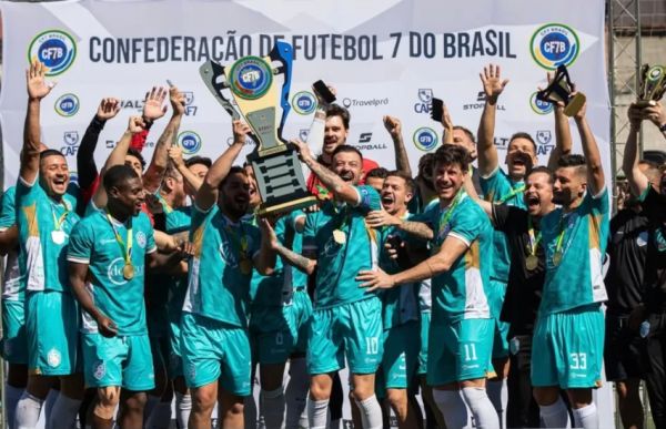 Nove atletas de Toledo são campeões da Taça Brasil de Futebol Sete