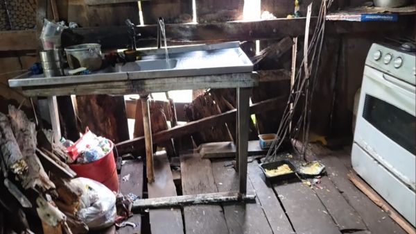 Casal de idosos obrigado a morar 20 anos em paiol podre é resgatado em Guarapuava