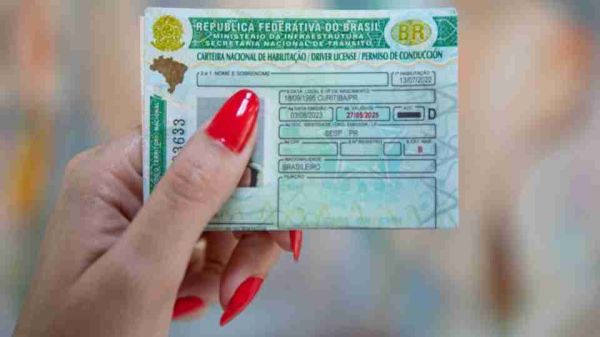 Motoristas vão pagar menos para tirar e renovar a CNH a partir de julho no Paraná