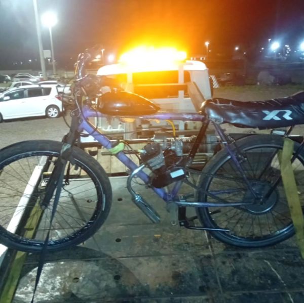 GM apreende bicicleta motorizada conduzida por adolescente de 13 anos em Toledo
