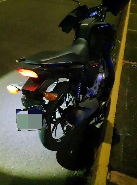 Jovem sem CNH foge da GM após empinar moto e tem veículo apreendido em Toledo