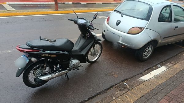 Motociclista sofre ferimentos após bater na traseira de carro em Toledo