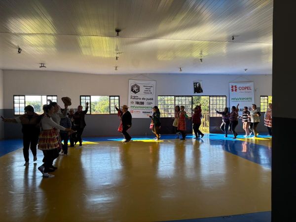 Festa Junina marca aula coletiva de pilates da Secretaria de Esportes e Lazer