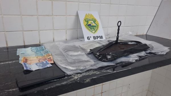 Jovem é presa com haxixe avaliado em R$ 400 mil durante operação conjunta na Rodoviária de Cascavel