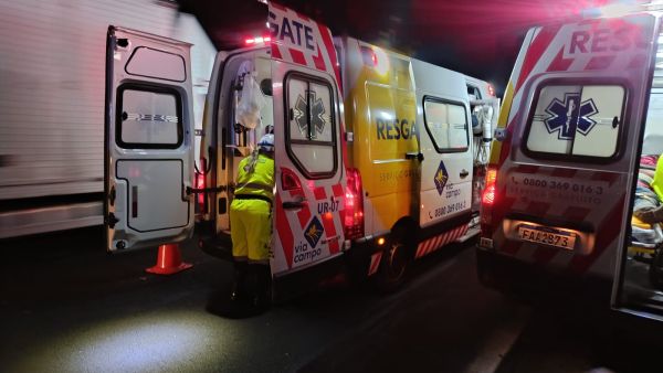 Kombi com trabalhadores tomba na BR-163 e deixa três feridos entre Toledo e Cascavel