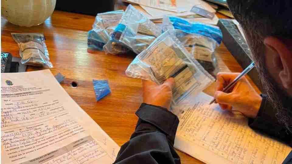PF combate lavagem de dinheiro e bloqueia mais de R$ 35 milhões em operação em Foz do Iguaçu
