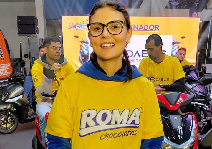 Priscila Ritter vence o Desafio Massa FM e leva Aerox zero km após 60 horas sobre moto