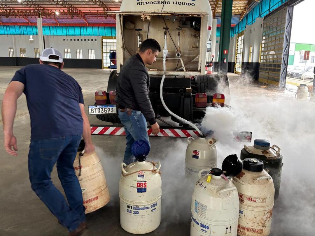 Mutirão mensal abastece produtores de leite de Toledo com 572,5 litros de nitrogênio