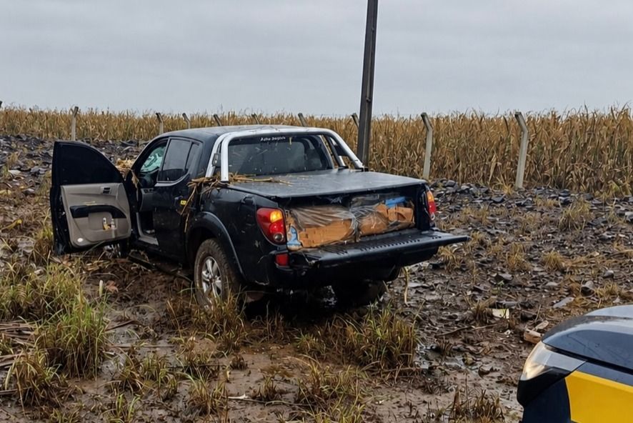 Caminhonete em fuga obriga motoristas a deixar a pista na BR-163, em Quatro Pontes