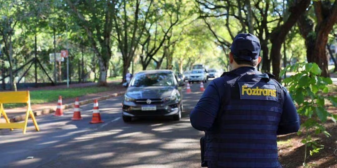 Foztrans apreende mais de 60 veículos paraguaios com multas em Foz do Iguaçu