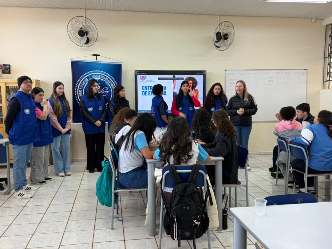 Unioeste leva oficinas de qualificação profissional a adolescentes da Casa de Maria, em Toledo