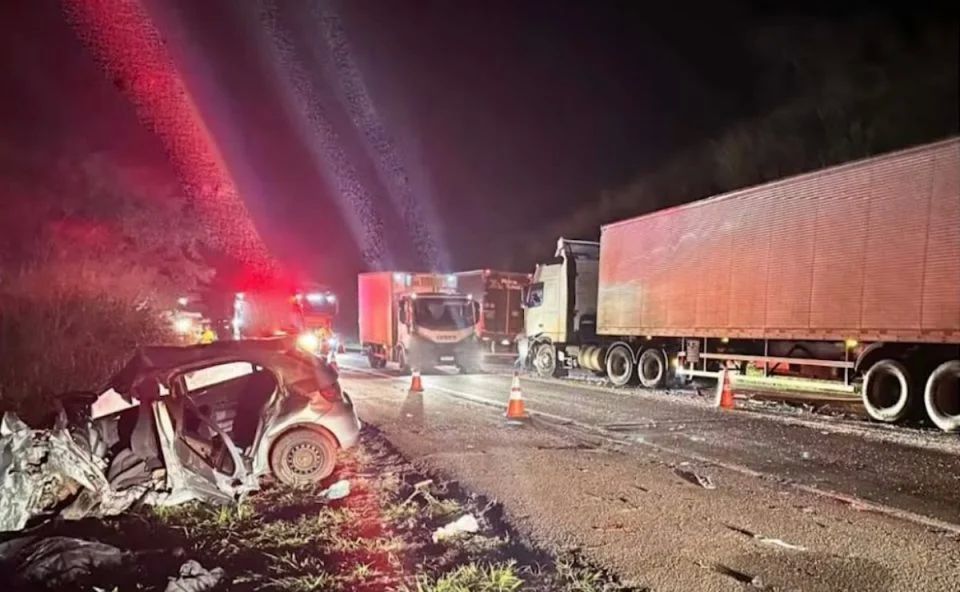 Tragédia na BR-153: pai e duas filhas morrem em acidente frontal com caminhão no Norte do Paraná