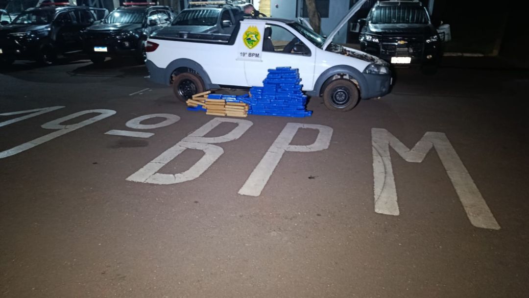 PM apreende 136 quilos de maconha e recupera veículo roubado após perseguição na PR-239, em Toledo