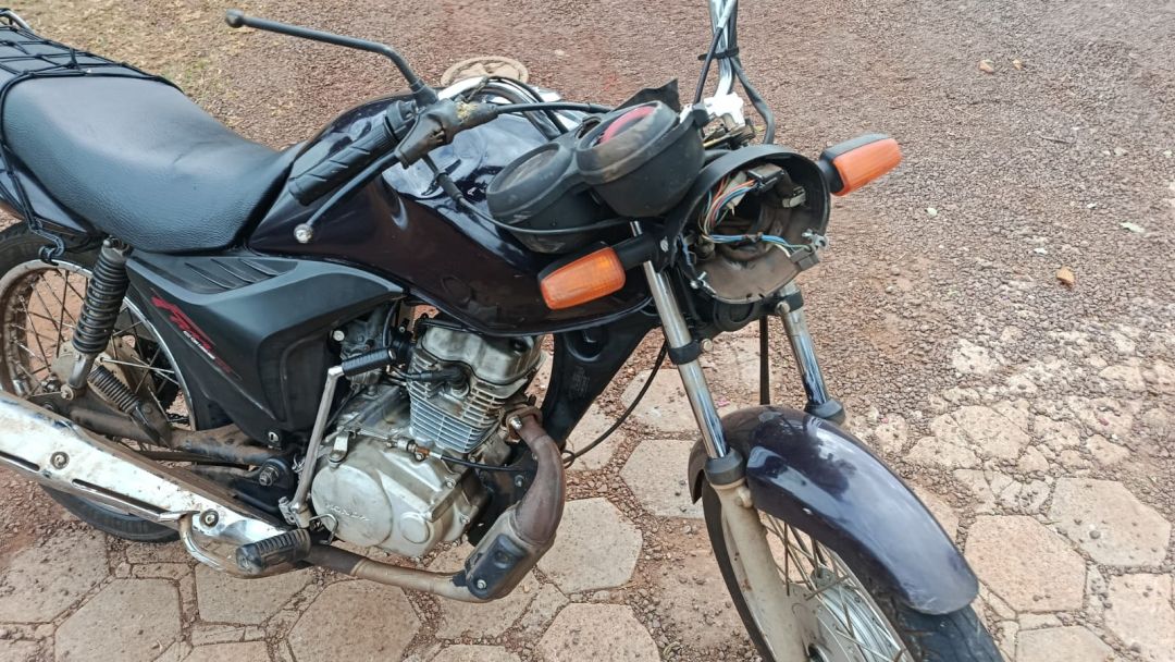 Casal de venezuelanos é socorrido pelos Bombeiros após colisão com carro na Avenida Maripá